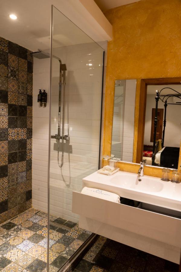 Villa Monument Hotel Aliayabiagba Esterno foto